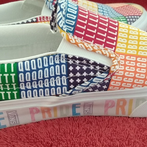 Men's VANS PRIDE SLIP ONS NWOT - Picture 8 of 9